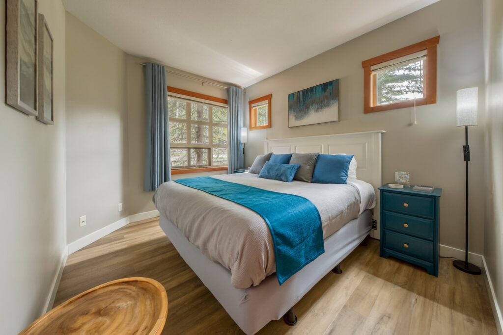 King Master Bedroom with walk-in closet and Private Bathroom