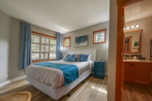 Bedroom 1 image 3